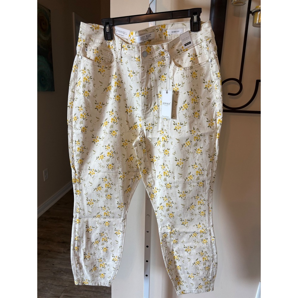 Judy Blue Floral Skinny Jeans Cream Yellow Mid Rise 18W NWT